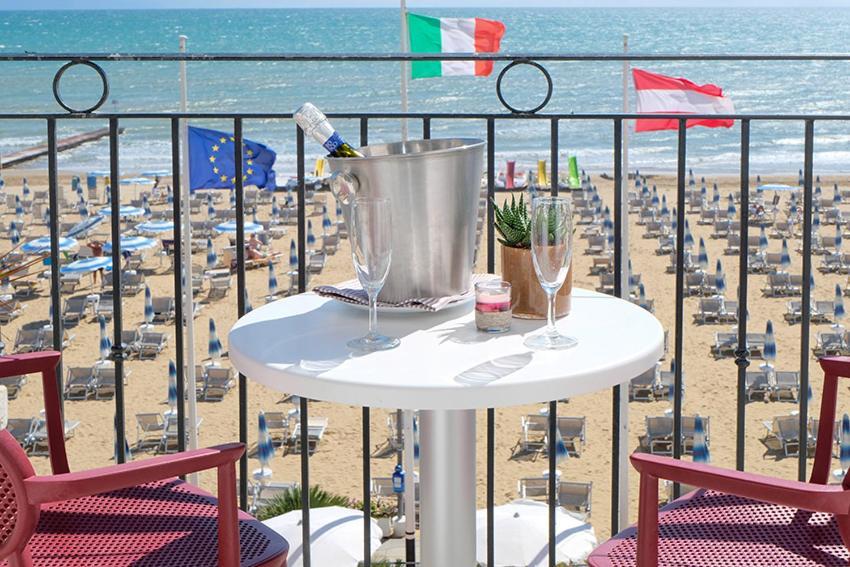 Hotel Manila Lido di Jesolo Ngoại thất bức ảnh